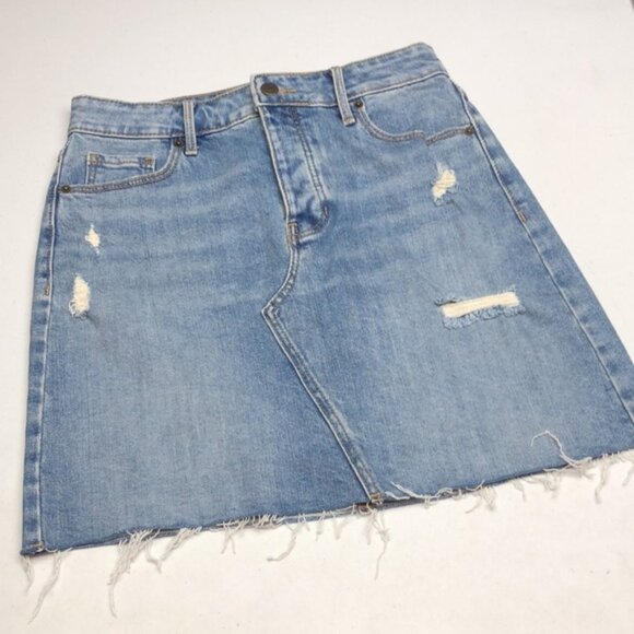 Old Navy Dresses & Skirts - LIKE NEW DISTRESS OLD NAVY BUTTONFLY JEAN SKIRTS 2/26 😎